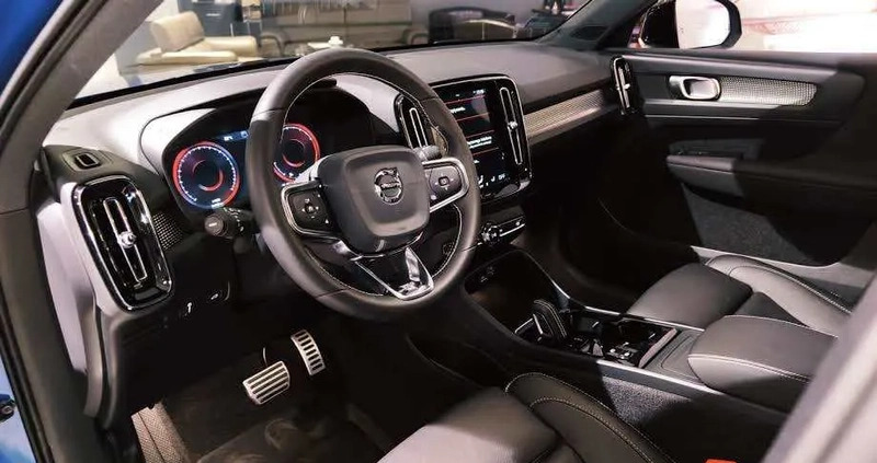 Volvo XC 40 cena 144600 przebieg: 92860, rok produkcji 2020 z Krzyż Wielkopolski małe 466